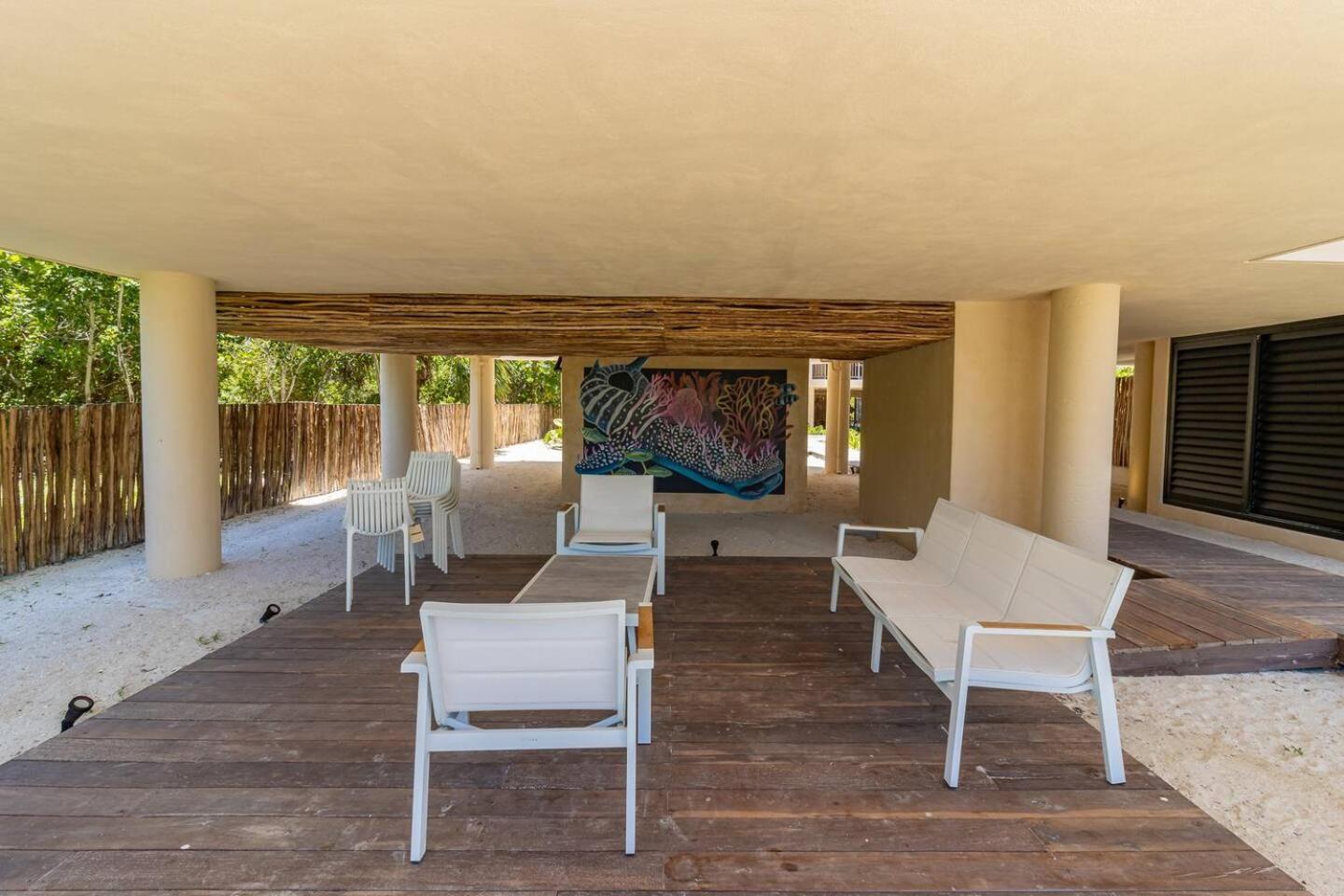 Pool View Loft Steps From The Ocean In Punta Cocos - C101 Hotel Isla Holbox Exterior photo